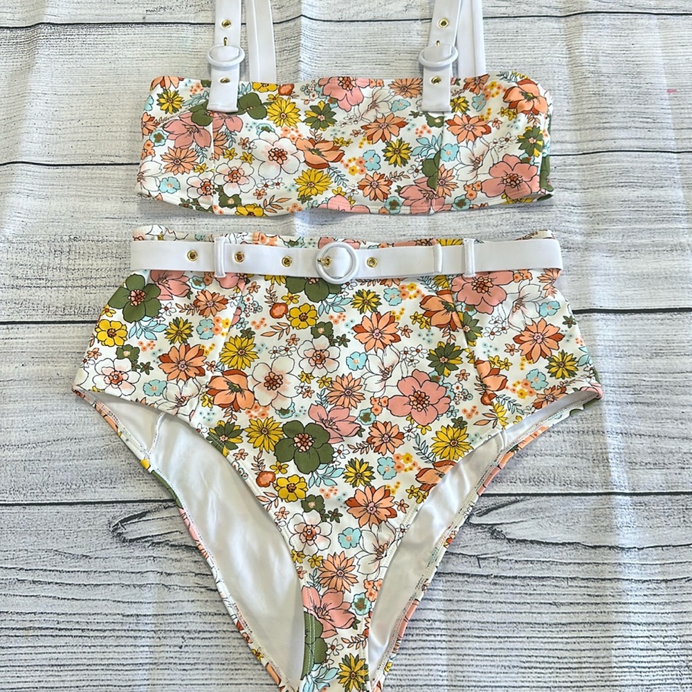 Forever21 • Floral Two-Piece Swimsuit • Sz L